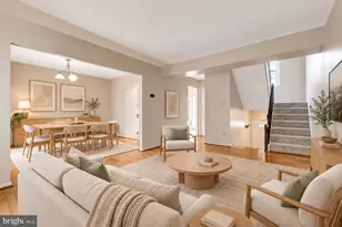 926 Sherwood Ct, Sterling, VA 20164 - Photo 10