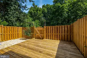 926 Sherwood Ct, Sterling, VA 20164 - Photo 44