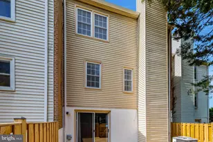 926 Sherwood Ct, Sterling, VA 20164 - Photo 48