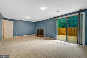 926 Sherwood Ct, Sterling, VA 20164 - Photo 40