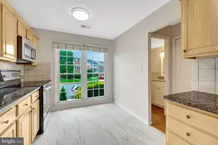926 Sherwood Ct, Sterling, VA 20164 - Photo 22