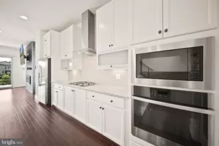 44611 Uptown Row Dr, Ashburn, VA 20147 - Photo 10