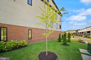 44611 Uptown Row Dr, Ashburn, VA 20147 - Photo 28