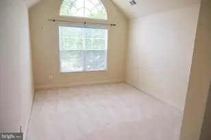 19871 Naples Lakes Terrace, Ashburn, VA 20147 - Photo 8
