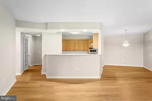 19370 Magnolia Grove, Leesburg, VA 20176 - Photo 4