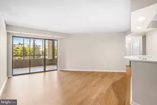 19370 Magnolia Grove, Leesburg, VA 20176 - Photo 2