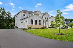 23609 Roselle Rdg Ln, Aldie, VA 20105 - Photo 2