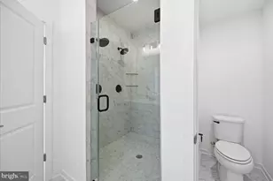 19714 Misty Moss Sq, Ashburn, VA 20147 - Photo 4