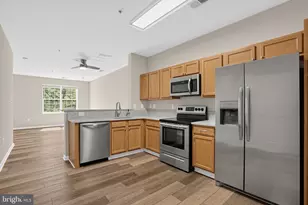 43620 Hampshire Crossing Square, Leesburg, VA 20176 - Photo 6