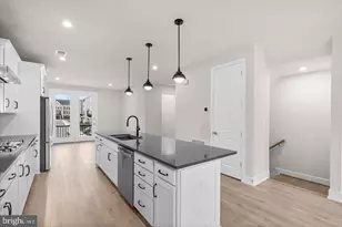 42104 Picasso Sq, Ashburn, VA 20148 - Photo 8