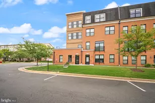 19276 Winmeade Dr, Leesburg, VA 20176 - Photo 2
