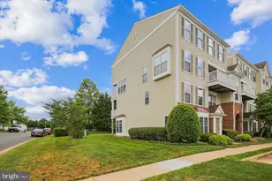 46920 Courtyard Sq, Sterling, VA 20164 - Photo 6