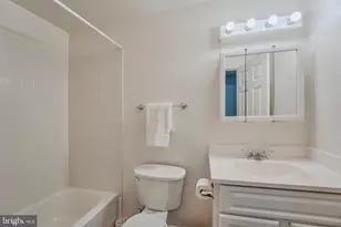 303 Oakcrest Manor Dr NE, Leesburg, VA 20176 - Photo 34