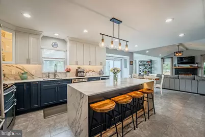 303 Oakcrest Manor Drive NE, Leesburg, VA 20176 - Photo 4