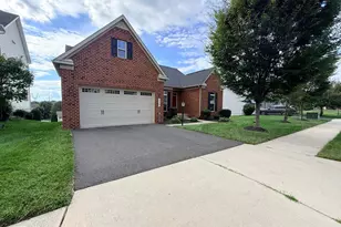 26583 Vanderview Pl, Chantilly, VA 20152 - Photo 2