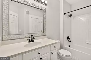 21191 McFadden Square, Sterling, VA 20165 - Photo 28
