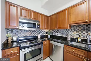 19355 Cypress Ridge Terrace, Leesburg, VA 20176 - Photo 10