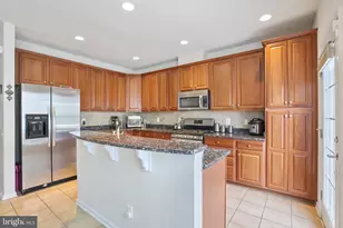 25501 Amber Gate Terrace, Chantilly, VA 20152 - Photo 4
