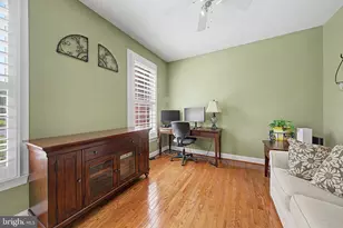 25566 Mimosa Tree Ct, Chantilly, VA 20152 - Photo 8