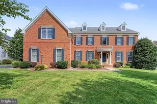 25566 Mimosa Tree Ct, Chantilly, VA 20152 - Photo 2