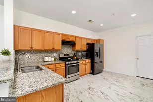 43643 McDowell Sq, Leesburg, VA 20176 - Photo 6