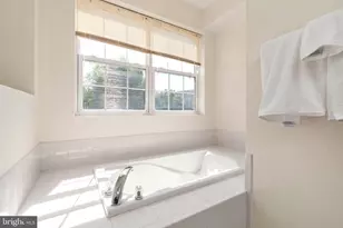 43643 McDowell Sq, Leesburg, VA 20176 - Photo 14