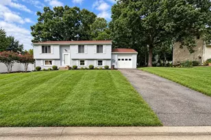 905 E Roanoke Rd, Sterling, VA 20164 - Photo 1