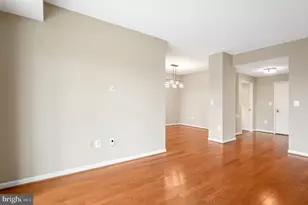 19375 Cypress Ridge Terrace, Leesburg, VA 20176 - Photo 4