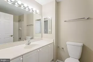 19375 Cypress Ridge Terrace, Leesburg, VA 20176 - Photo 28