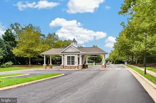20759 Crescent Pointe Pl, Ashburn, VA 20147 - Photo 2