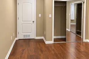 25209 Eisenhower Dr, Chantilly, VA 20152 - Photo 2
