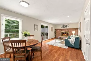 300 Helen Ct, Sterling, VA 20164 - Photo 22