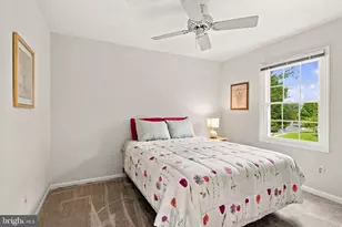 300 Helen Ct, Sterling, VA 20164 - Photo 34