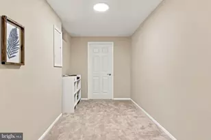 300 Helen Ct, Sterling, VA 20164 - Photo 44
