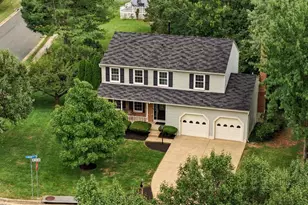300 Helen Ct, Sterling, VA 20164 - Photo 2