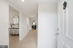 1046 Margate Ct, Sterling, VA 20164 - Photo 2