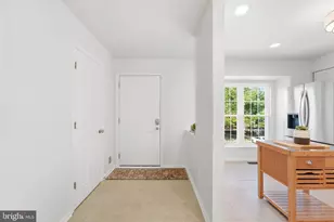 22055 Manning Square, Sterling, VA 20166 - Photo 2