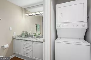 19375 Cypress Ridge Terrace, Leesburg, VA 20176 - Photo 24