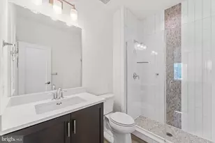 20277 Oak Bluff Dr, Ashburn, VA 20147 - Photo 32