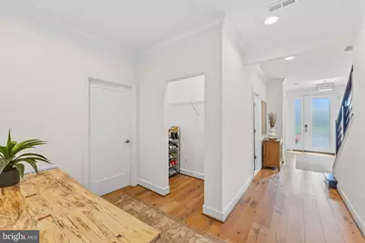 20277 Oak Bluff Drive, Ashburn, VA 20147 - Photo 6