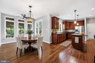 47404 Middle Bluff Pl, Sterling, VA 20165 - Photo 8