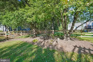 6 Bentley Dr, Sterling, VA 20165 - Photo 46