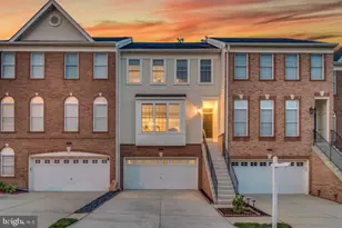25840 Kirkwood Square, Chantilly, VA 20152 - Photo 1
