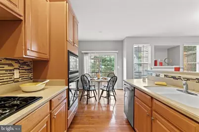 25840 Kirkwood Square, Chantilly, VA 20152 - Photo 4
