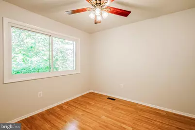 256 W Meadowland Lane, Sterling, VA 20164 - Photo 10