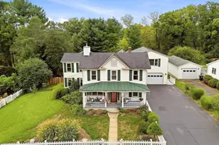 201 N 33rd St, Purcellville, VA 20132 - Photo 1