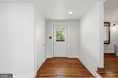 27 E Broad Way, Lovettsville, VA 20180 - Photo 4