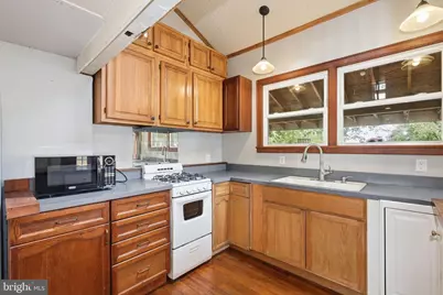 27 E Broad Way, Lovettsville, VA 20180 - Photo 16