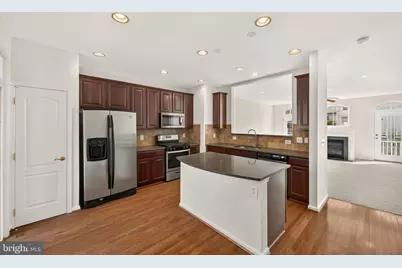 22997 Bulwark Terrace, Ashburn, VA 20148 - Photo 10