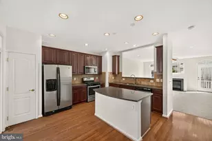 22997 Bulwark Terrace, Ashburn, VA 20148 - Photo 10